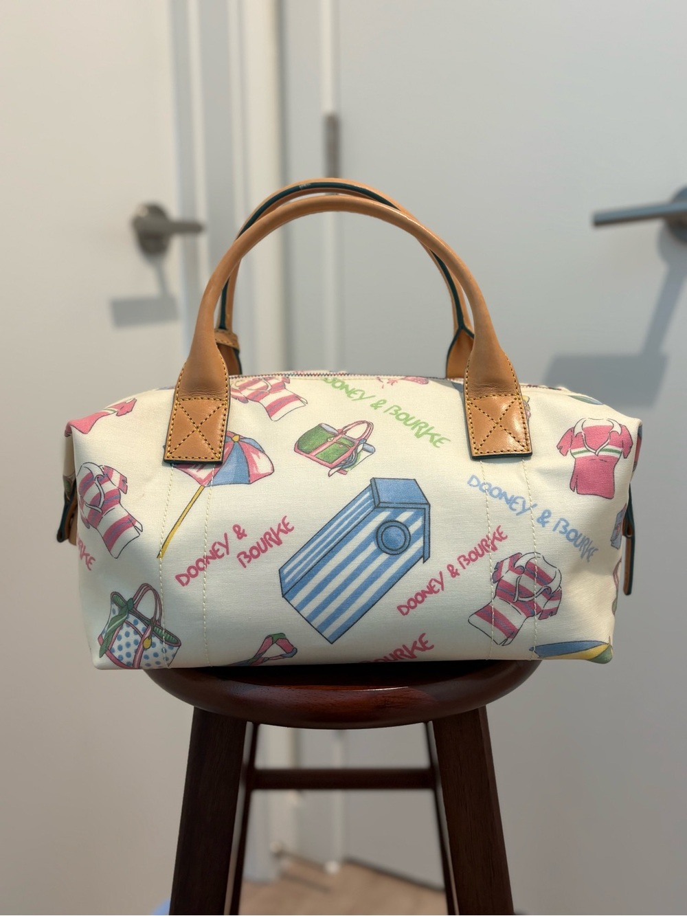 Dooney & Bourke Cream Beach Print Duffle Bag with Tan Handles - Picture 2 of 2
